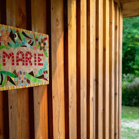 Les Chalets Du Brusquand Marquay Room photo