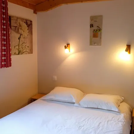 Les Chalets Du Brusquand Marquay Exterior photo